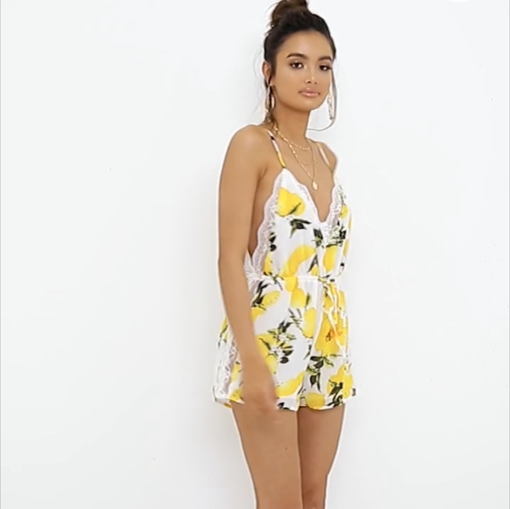 Prettylittlething Lemon Chiffon Lace Insert Playsuit - Picture 2 of 8